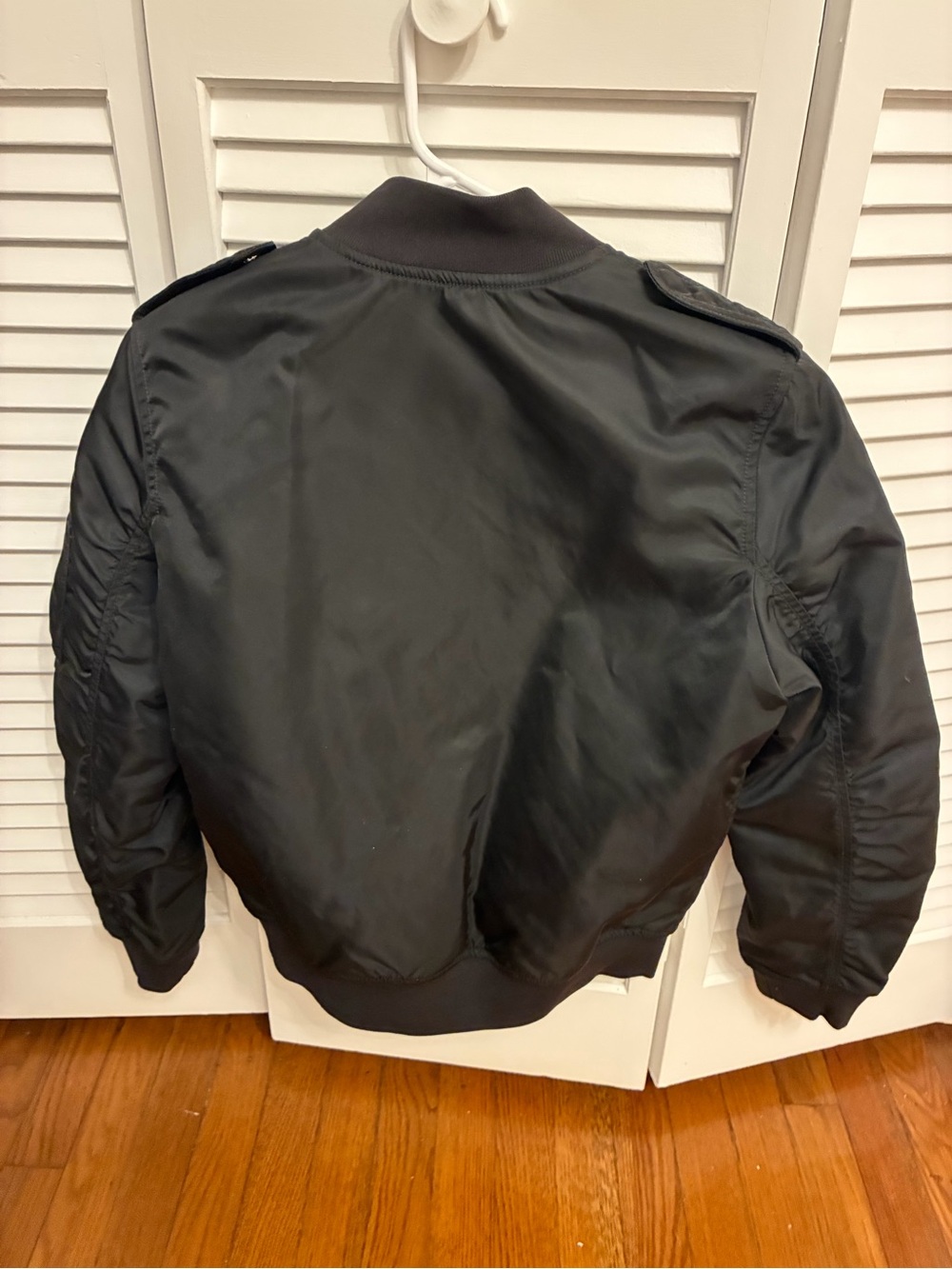Aritzia - Talula Whitby Black Bomber Jacket with Zip Front - Picture 4 of 10